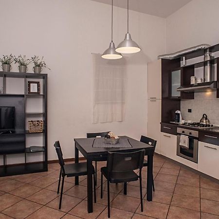 Cortile Del Forno Nel Centro Storico Lägenhet Arona Exteriör bild