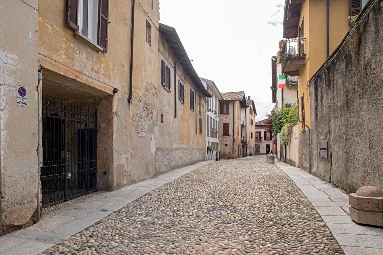 Cortile Del Forno Nel Centro Storico Lägenhet Arona Exteriör bild
