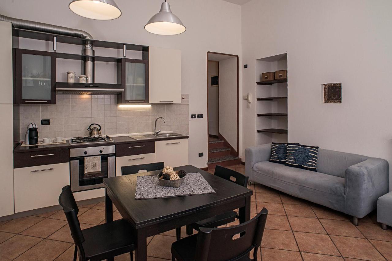 Cortile Del Forno Nel Centro Storico Lägenhet Arona Exteriör bild