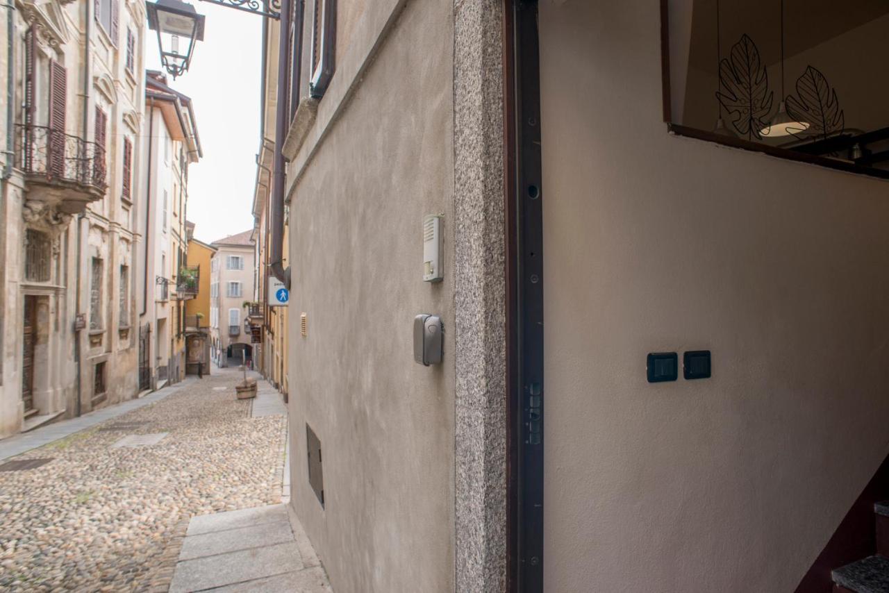 Cortile Del Forno Nel Centro Storico Lägenhet Arona Exteriör bild