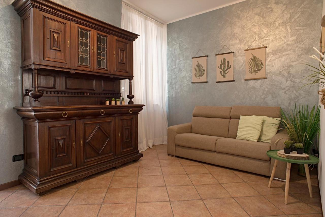 Cortile Del Forno Nel Centro Storico Lägenhet Arona Exteriör bild