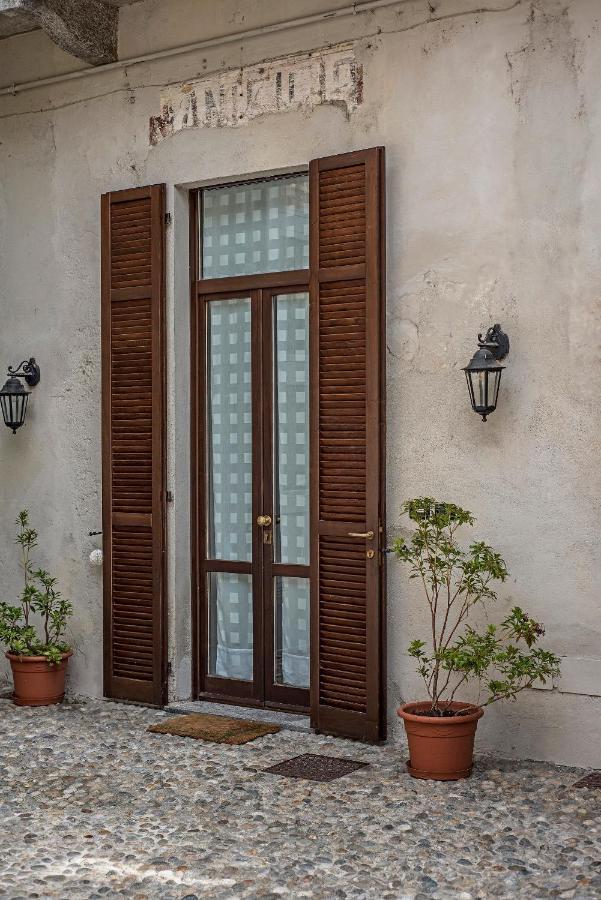 Cortile Del Forno Nel Centro Storico Lägenhet Arona Exteriör bild