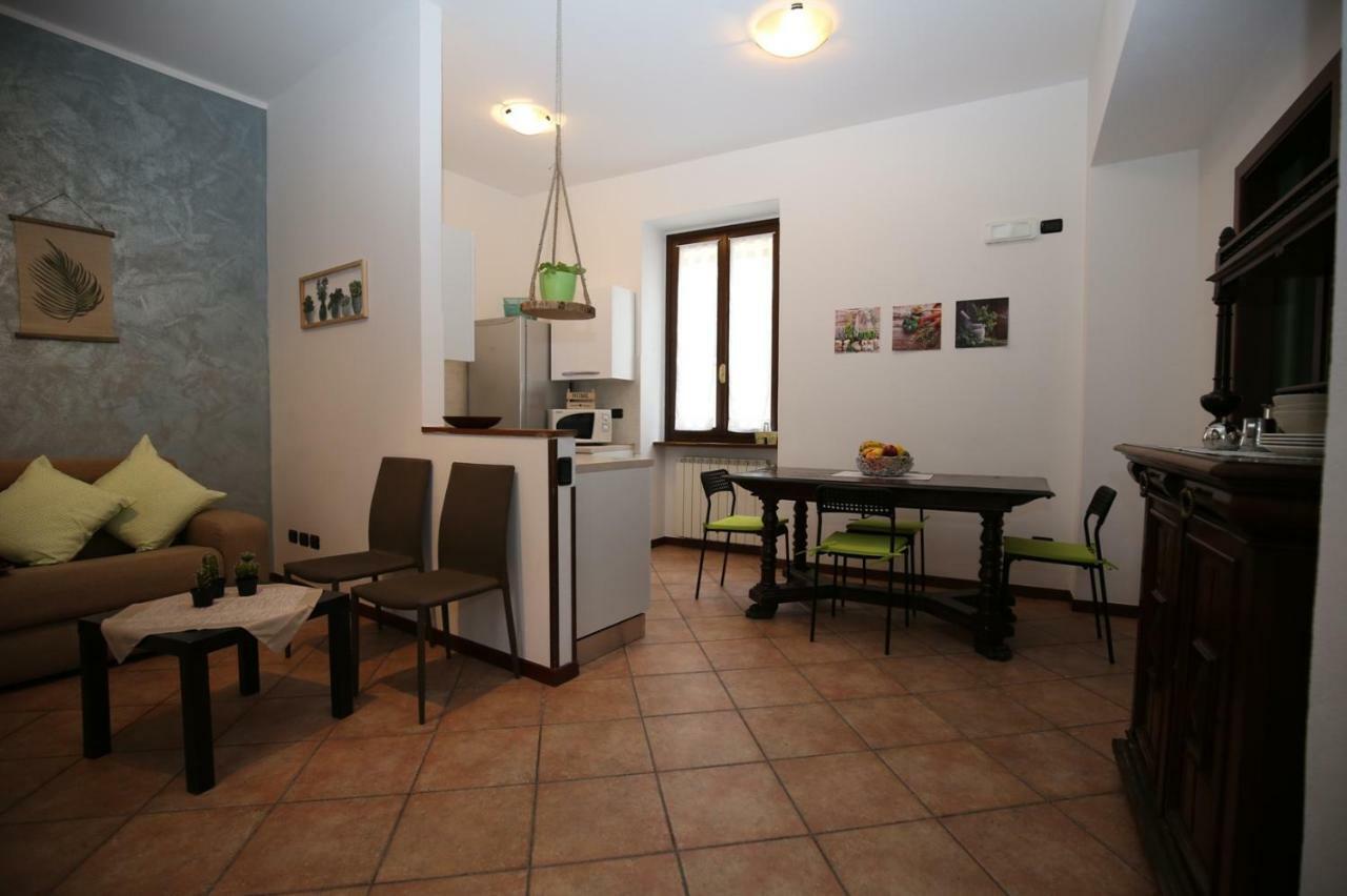 Cortile Del Forno Nel Centro Storico Lägenhet Arona Exteriör bild