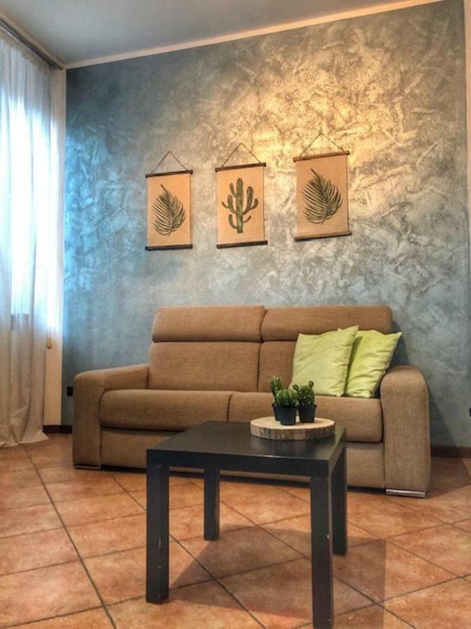 Cortile Del Forno Nel Centro Storico Lägenhet Arona Exteriör bild