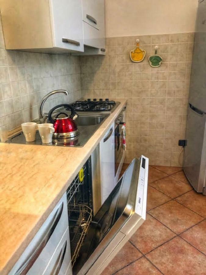 Cortile Del Forno Nel Centro Storico Lägenhet Arona Exteriör bild