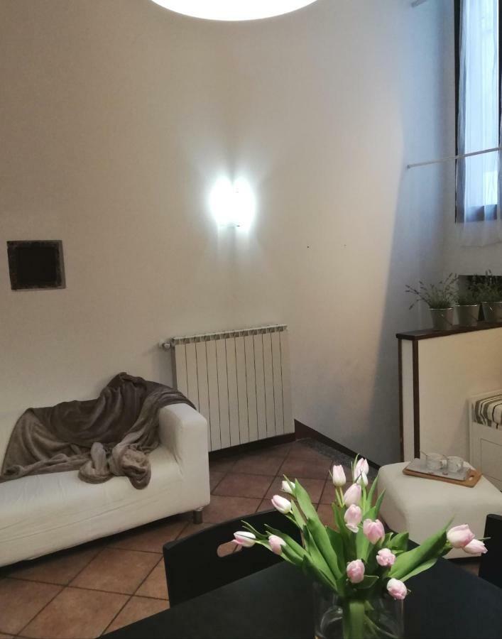 Cortile Del Forno Nel Centro Storico Lägenhet Arona Exteriör bild