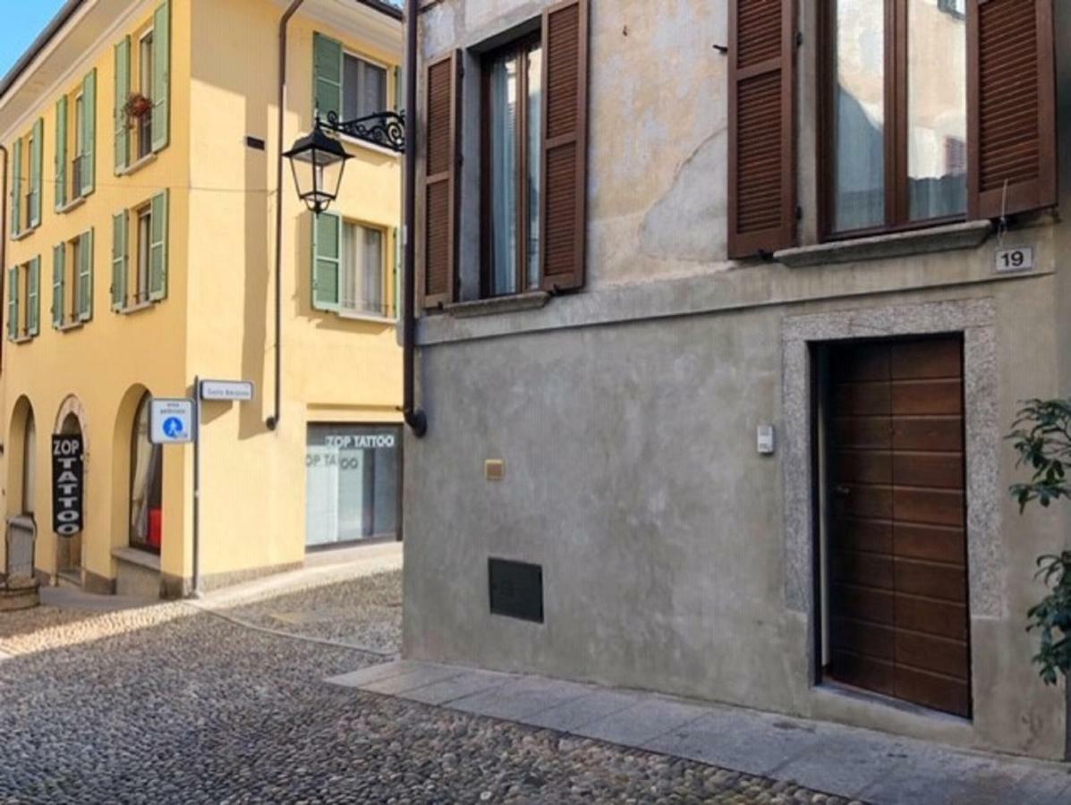 Cortile Del Forno Nel Centro Storico Lägenhet Arona Exteriör bild